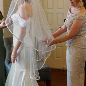 Ofrenda Studio Boline Satin Trim Veil in Ivory